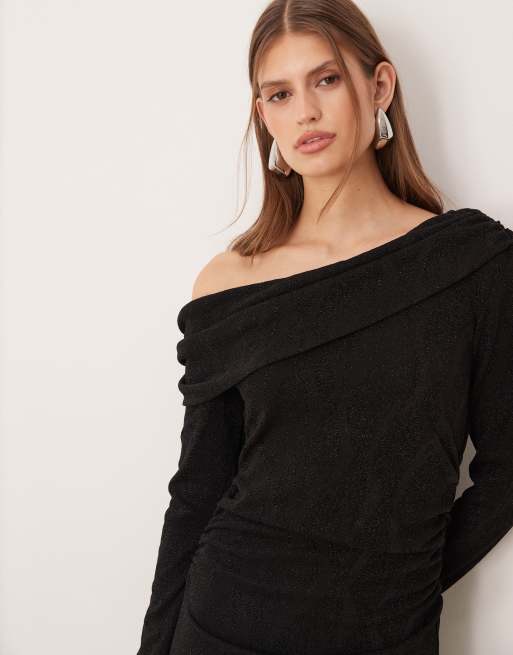 YAS - Sort offshoulder-midikjole med glimmer og slids i benet, 4 af 4