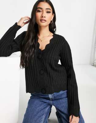 Y.A.S – Strickjacke in Schwarz mit Bogenkante