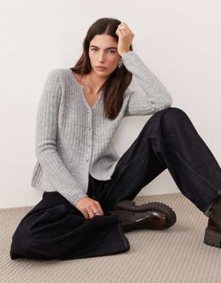 YAS - Strukturierte Strickjacke in Hellgrau meliert mit Schößchensaum