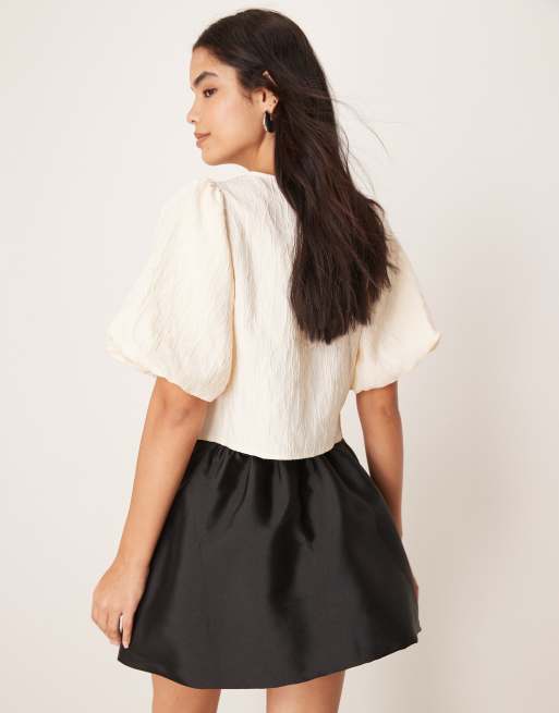 YAS – Strukturiertes Jacquard-Oberteil in Cremeweiß mit Puffärmeln    , 3 von 4