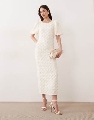 YAS - Strukturiertes Maxikleid in Gardenia-Weiß mit voluminösen Ärmeln