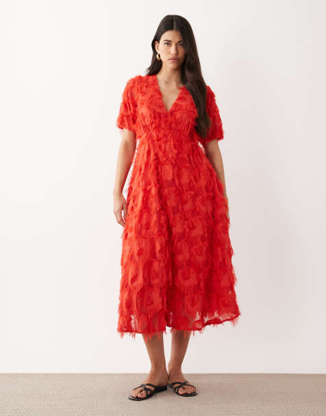 YAS – Strukturiertes Midikleid in Poinsettienrot mit V-Ausschnitt - view 1