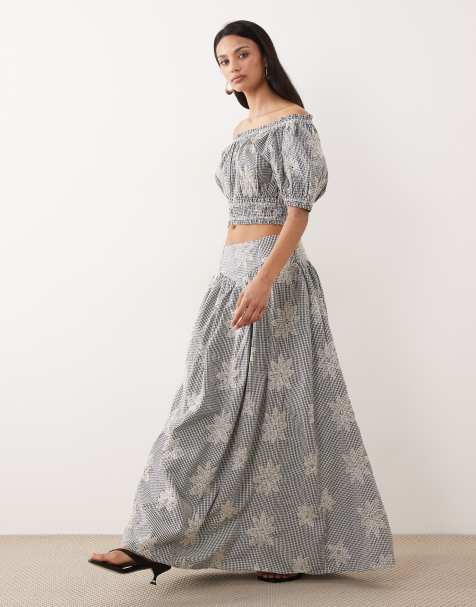 YAS – Svart, ginghamrutig, vid midikjol med broderade blommor, del av set - view 1