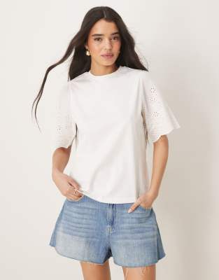 T-shirt avec manches en broderie anglaise - Blanc-rose XS