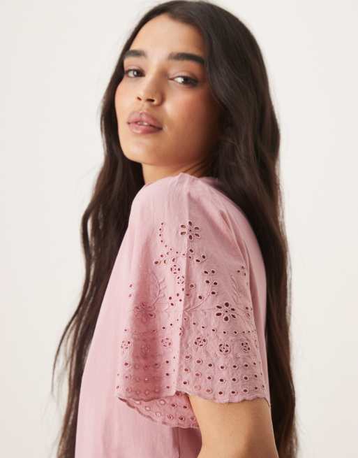 YAS - T-shirt met mouwen van broderie in lila roze, 2 van 4