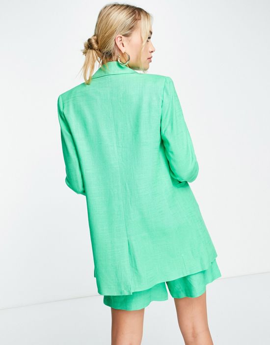 https://images.asos-media.com/products/yas-tailored-blazer-in-green-part-of-a-set/202562979-2?$n_550w$&wid=550&fit=constrain