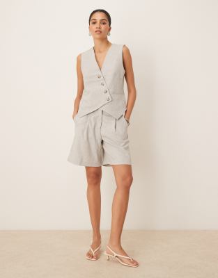 YAS tailored pleat front longline short co-ord in light grey melange