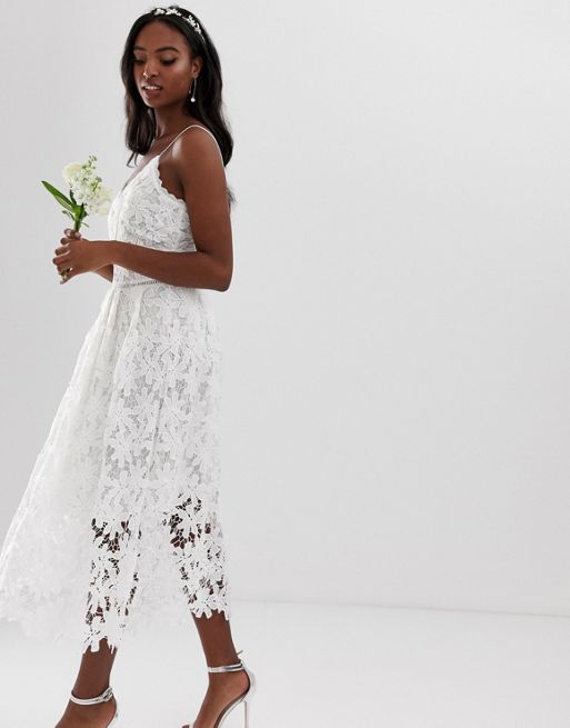  Tall - biała koronkowa sukienka na ramiączkach z kwiatowym wzorem |  ASOS