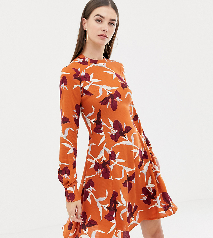 Y.A.S Tall - Hoogsluitende mini-jurk in oranje-Multi