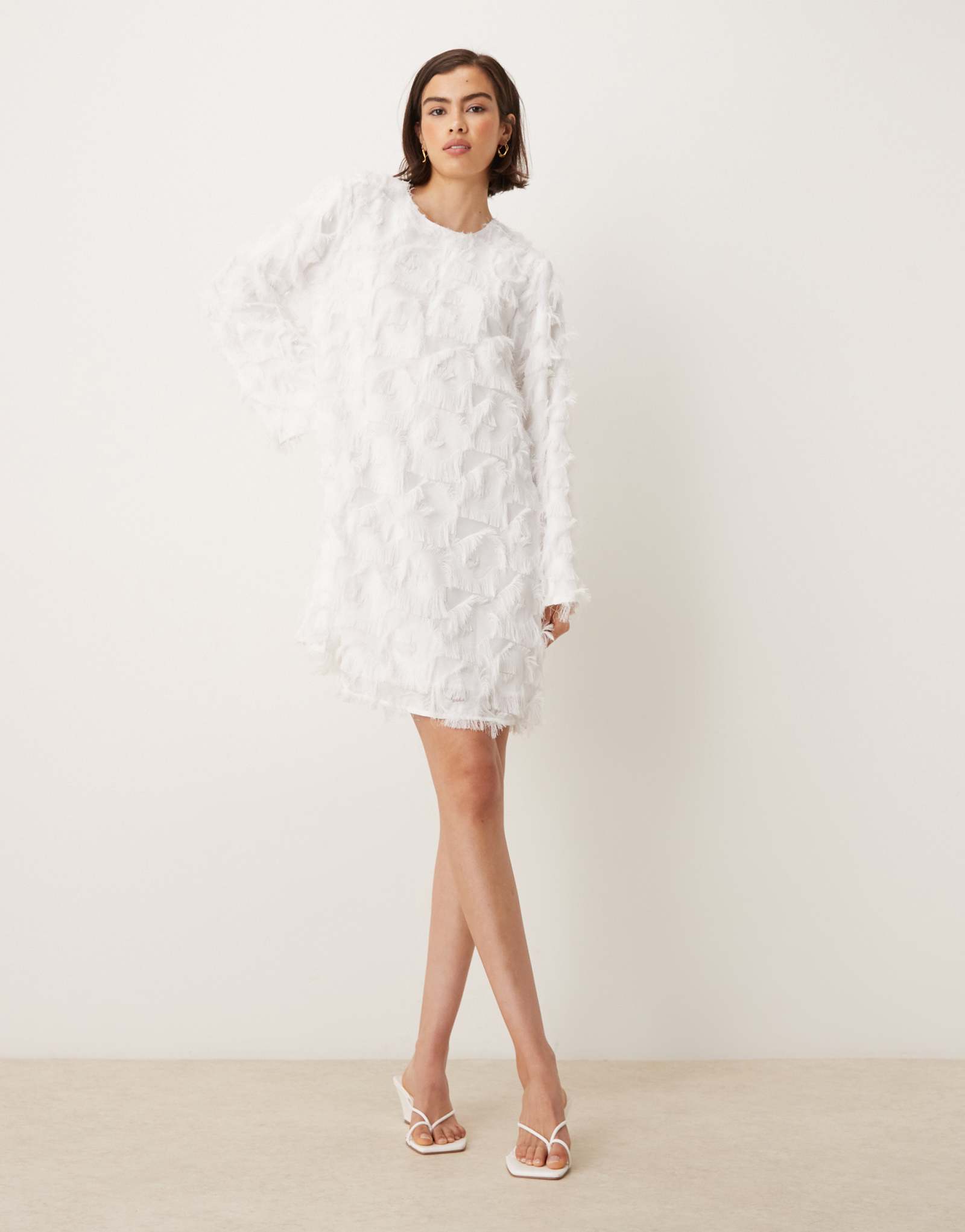 Текстурированное мини-платье YAS с длинным рукавом белого цвета