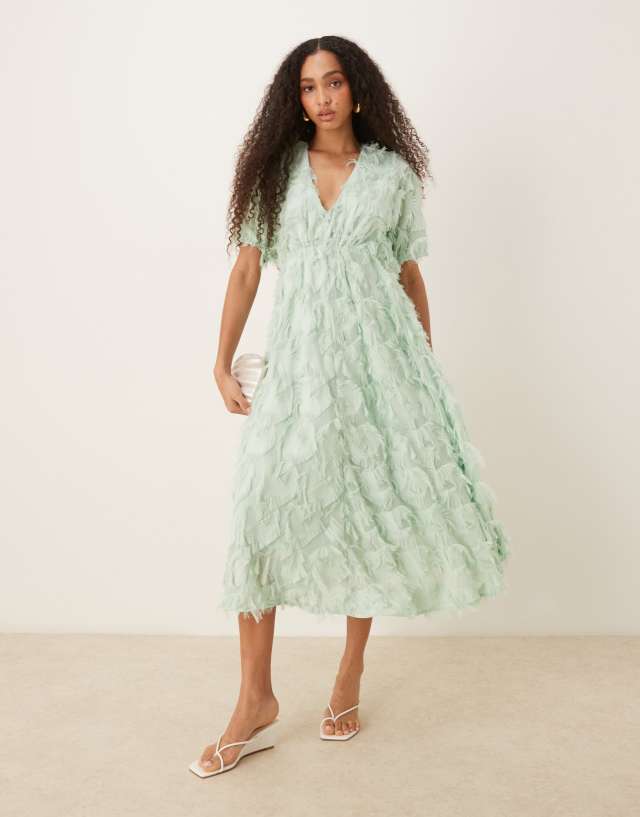 green textured dress YAS v neck midi in mist MASTER