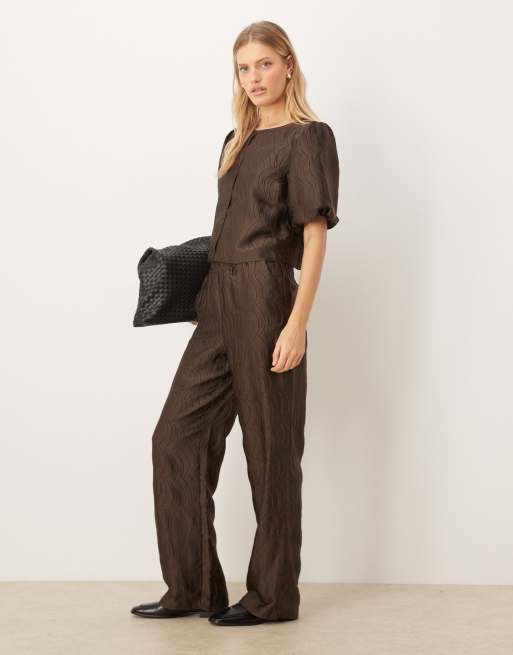YAS - Top d'ensemble texturé de qualité supérieure à manches bouffantes - Marron chocolat, 4 de 4