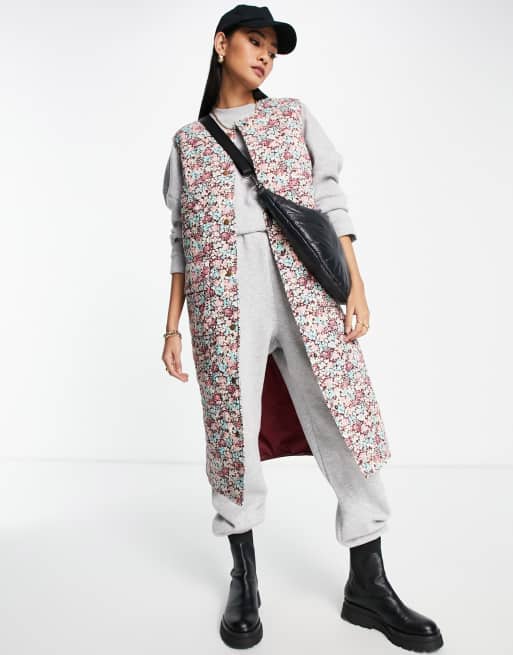 Y.A.S - Tulia - Lang gewatteerd gilet met bloemen in multi