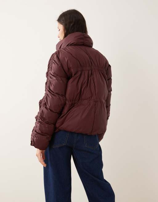 YAS - Veste matelassée à col cheminée et détails froncés - Bordeaux, 2 de 4