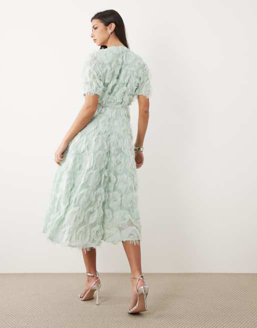 YAS - Vestido midi verde salvia con cuello de pico de tejido texturizado, 3 de 4