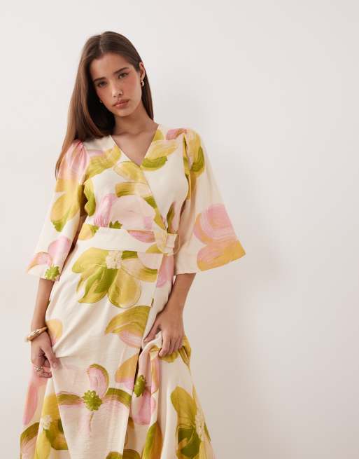 YAS - Vestito lungo avvolgente con maniche con volant e stampa a fiori pastello, 2 di 4