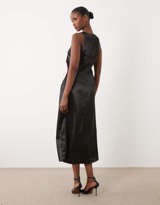 YAS - Vestito lungo in raso nero con stampa di orchidee e scollo a vogatore, 3 di 4