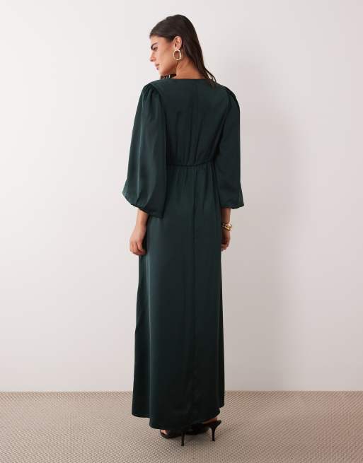 YAS vestito midi in satin verde scuro con davanti annodato e maniche a volume, 4 di 4