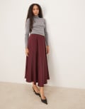 [YAS] YAS volume satin circle midi skirt in burgundy-Red 8 Port royale