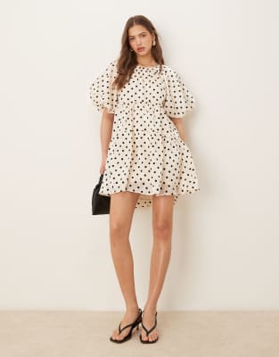 YAS - Voluminöses Minikleid in Creme mit schwarzen Punkten und Ballonärmeln-Bunt