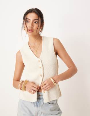 YAS - Westen-Top aus strukturiertem Strick in Creme-Weiß