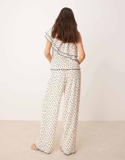 【INCHANT ME】[unisex] Polka Two-tuck Bijo Wide Slacks Designer fashion, Seoul-fully created | W Concept