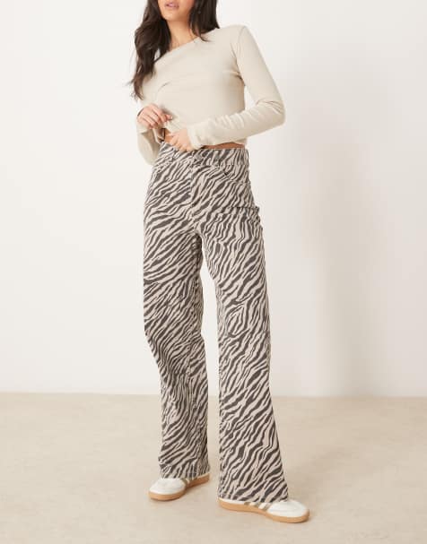 YAS – Zebramönstrade jeans med vida ben och hög midja - view 1