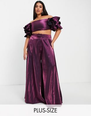 Yaura Plus - Crop top con maniche con volant color prugna in coordinato
