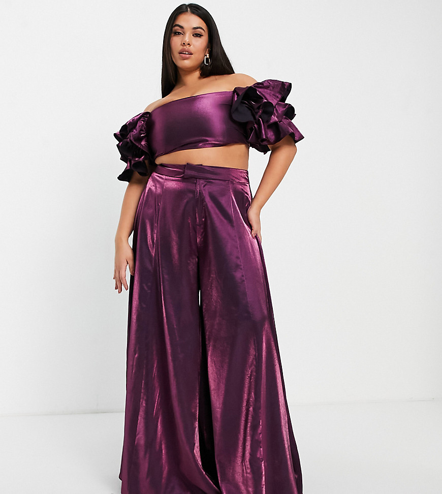 Plus-size top by Yaura Part of a co-ord set Trousers sold separately Bardot neck Off-shoulder style Ruffle sleeves Zip-back fastening Cropped length Slim fit