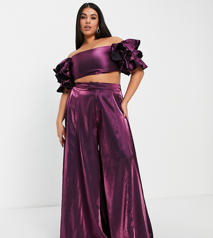 Plus-size trousers by Yaura Part of a co-ord set Top sold separately Pleated design High rise Wide leg Relaxed fit