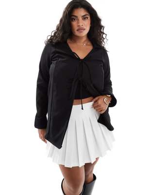 bow front split sleeve top in black