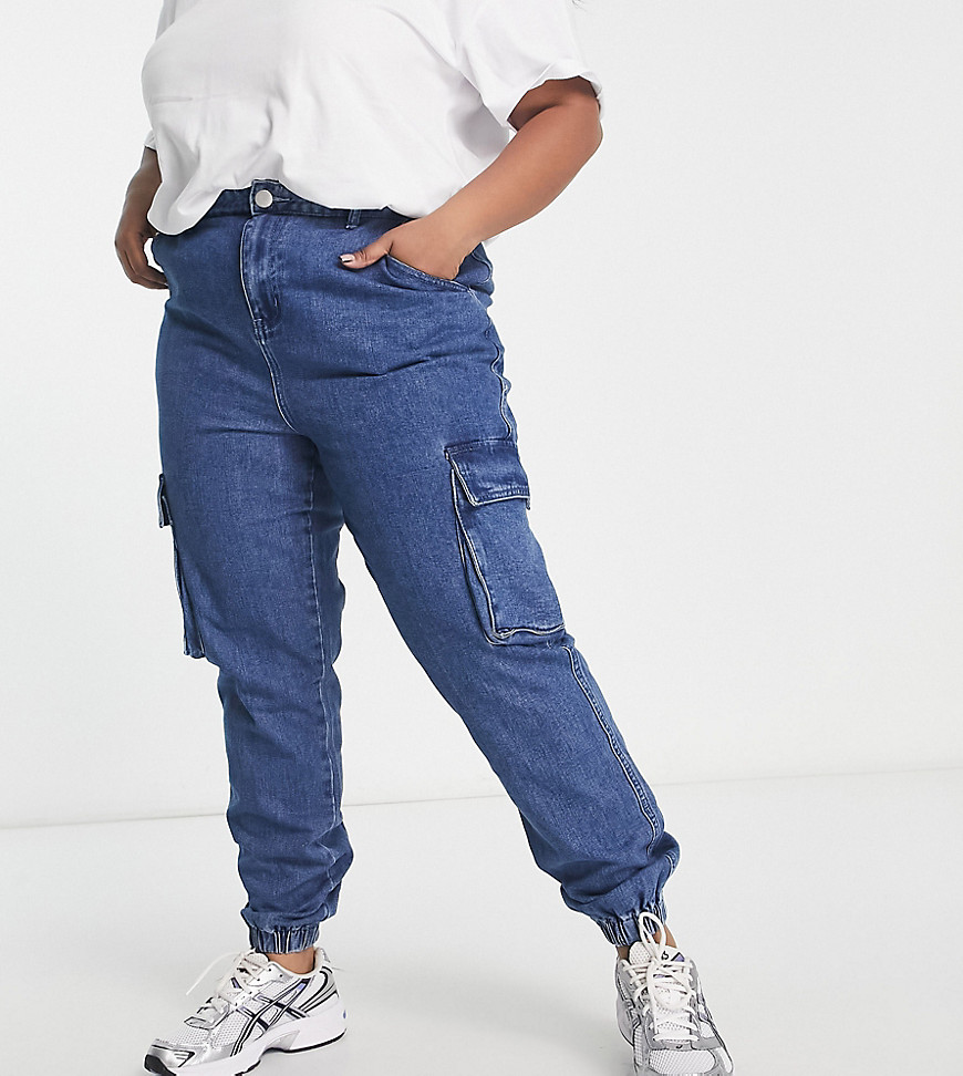 Jeans by New Look Plus Out of the blue into the hue High rise Belt loops Functional pockets Regular tapered fit