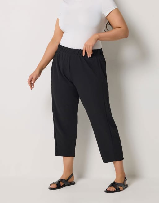 Yours Clothing Barrel trousers in black, 3 of 4