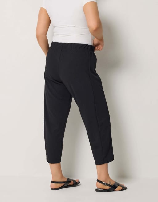 Yours Clothing Barrel trousers in black, 4 of 4