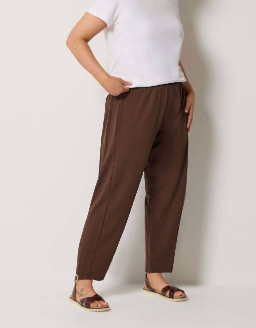 Yours Clothing Barrel trousers in brown, 2 of 4