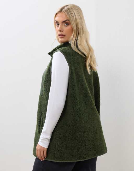 Yours Clothing Borg zip pocket gilet in green, 3 of 4