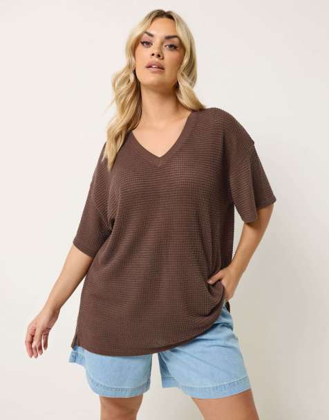 Yours Clothing Boxy knitted t-shirt in brown - view 1