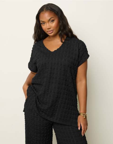 Yours Clothing Bubble textured t-shirt in black - view 1