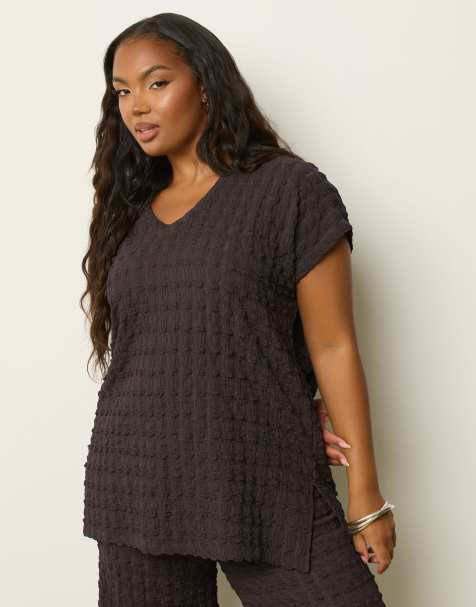 Yours Clothing Bubble textured t-shirt in brown - view 1