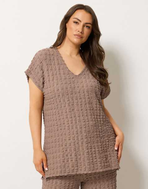 Yours Clothing Bubble textured t-shirt in brown - view 1