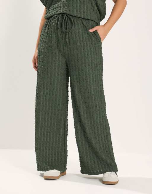 Yours Clothing Bubble textured wide leg trousers in green, 3 of 4
