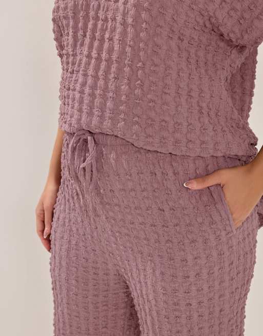 Yours Clothing Bubble textured wide leg trousers in pink, 2 of 4