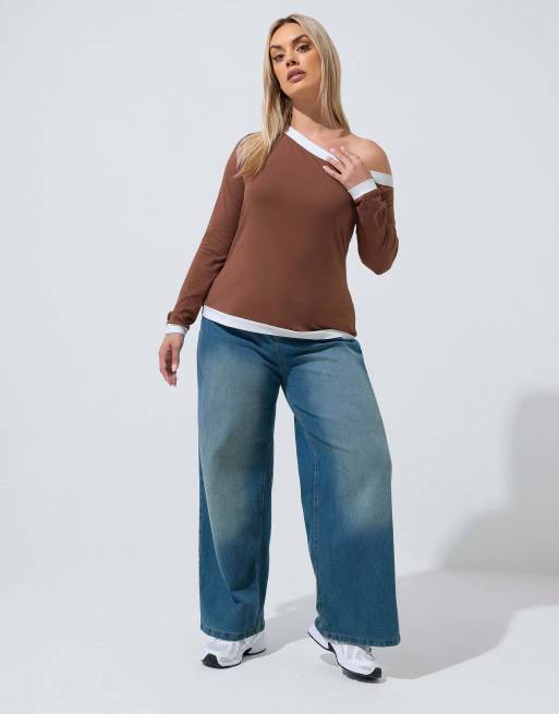 Yours Clothing Contrast off shoulder top in brown, 2 of 4