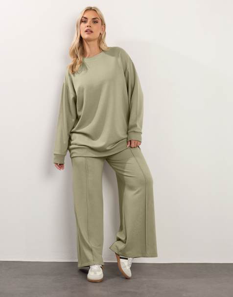 Yours Clothing Crew neck sweatshirt in green - view 1