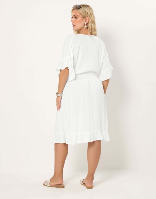 Yours Clothing Crinkle beach dress in white, 2 of 4