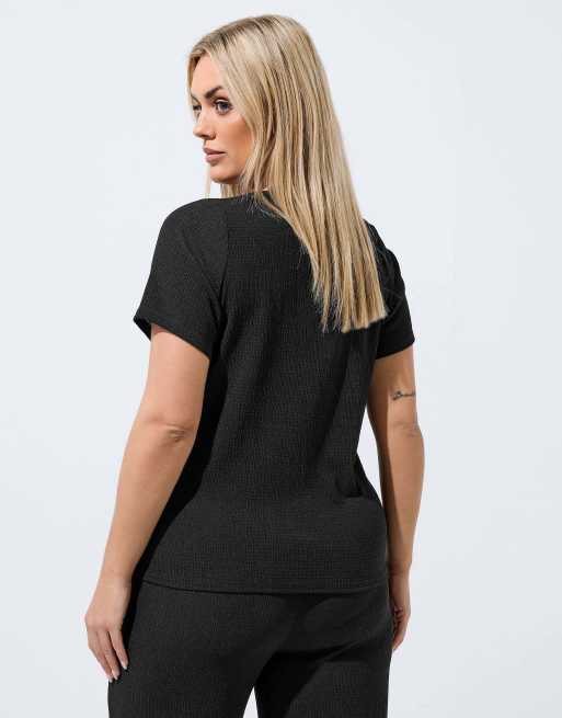 Yours Clothing Crinkle short sleeve top in black, 3 of 4
