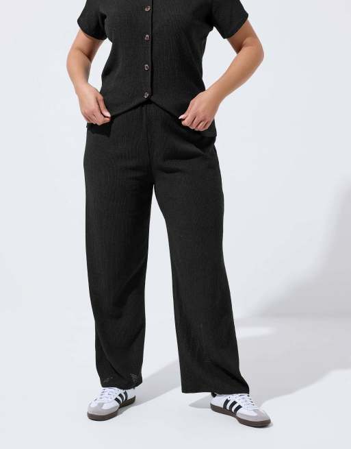 Yours Clothing Crinkle wide leg trousers in black, 4 of 4