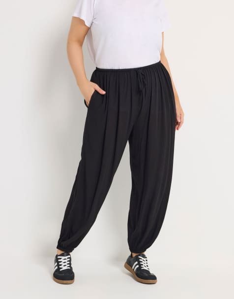 Yours Clothing Cuffed balloon trousers in black - view 1