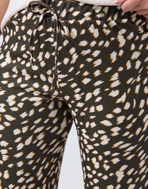 Yours Clothing Deer print wide leg trousers in brown, 4 of 4