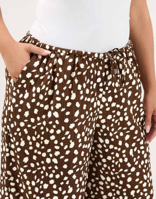 Yours Clothing Deer print wide leg trousers in brown, 4 of 4